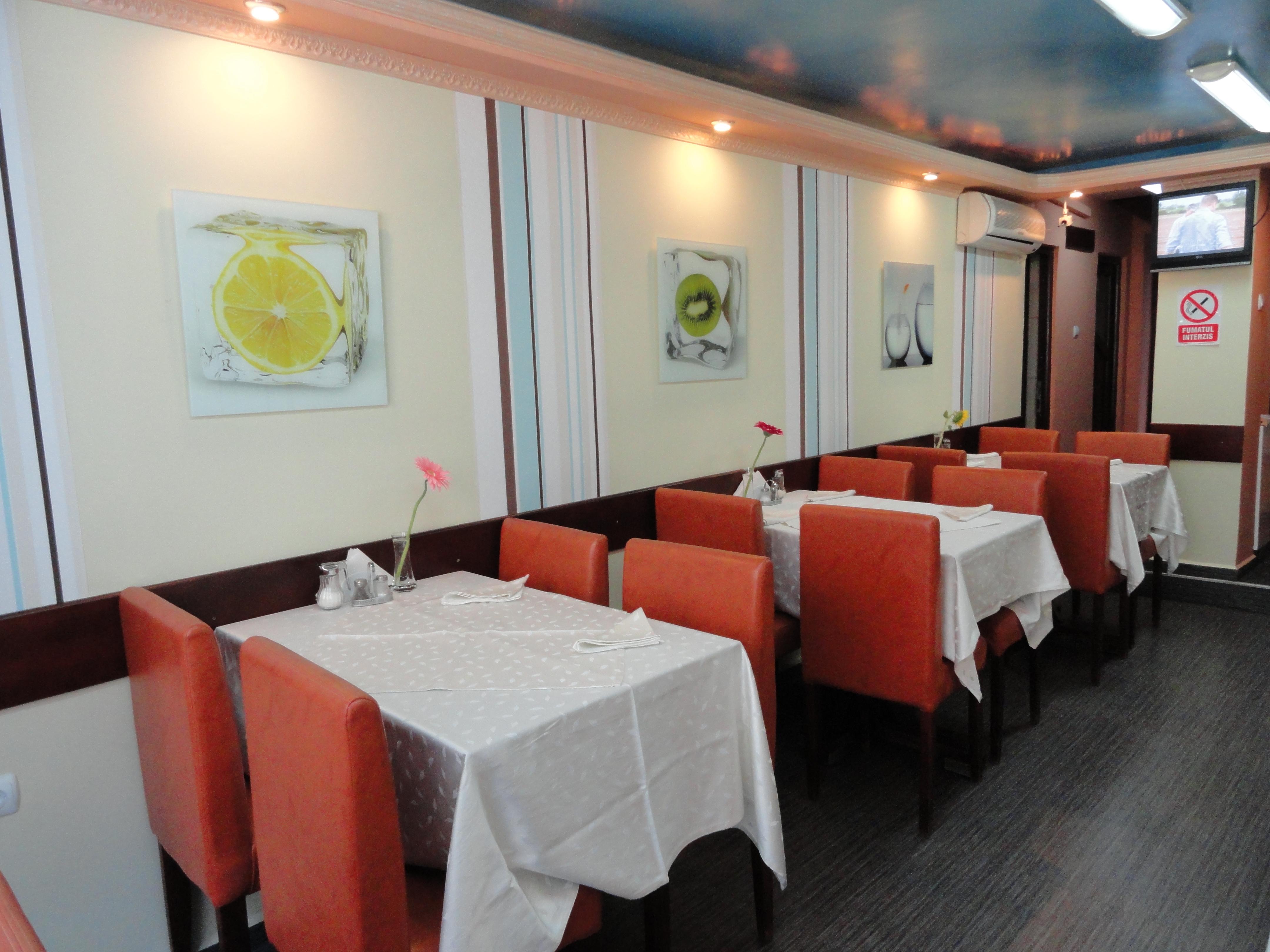 Relax Comfort Suites Hotel Bucharest Restaurant photo